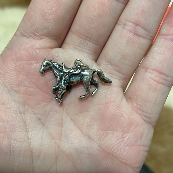 RARE & RETIRED James Avery Saddled Horse Charm - Picture 2 of 4